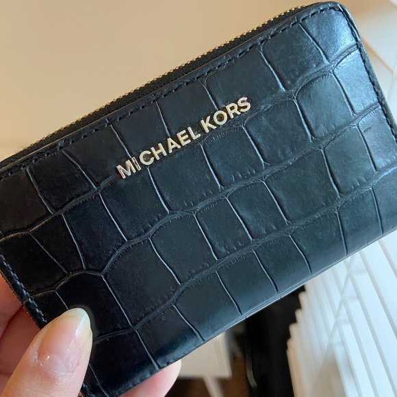 Michael Kors Croc Zip Wallet - Picture 2 of 7